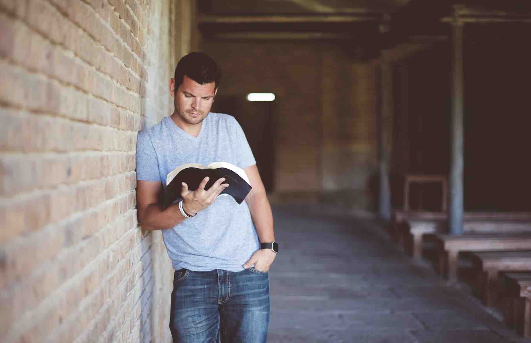 Hva sier det nye testamentet om Den Hellige Ånd?