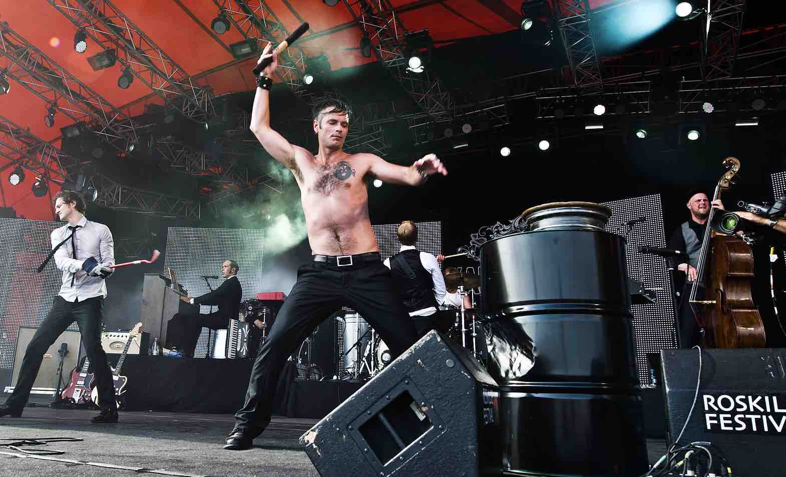 Kaizers Orchestra. Et band med mange referanser til mørkets makter